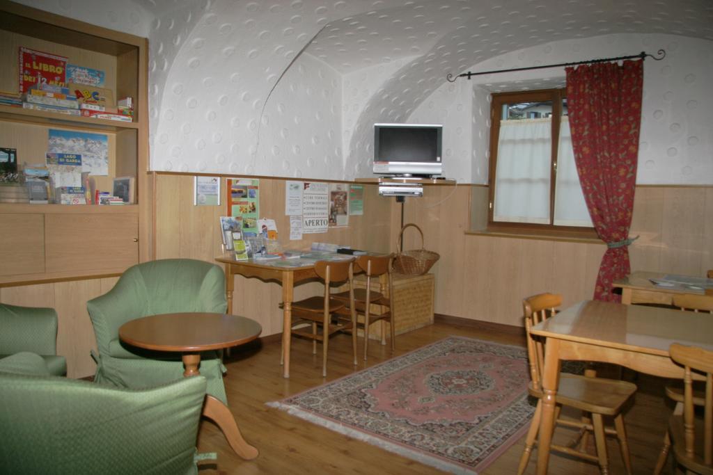 Albergo Garni Cavento Пінцоло Екстер'єр фото